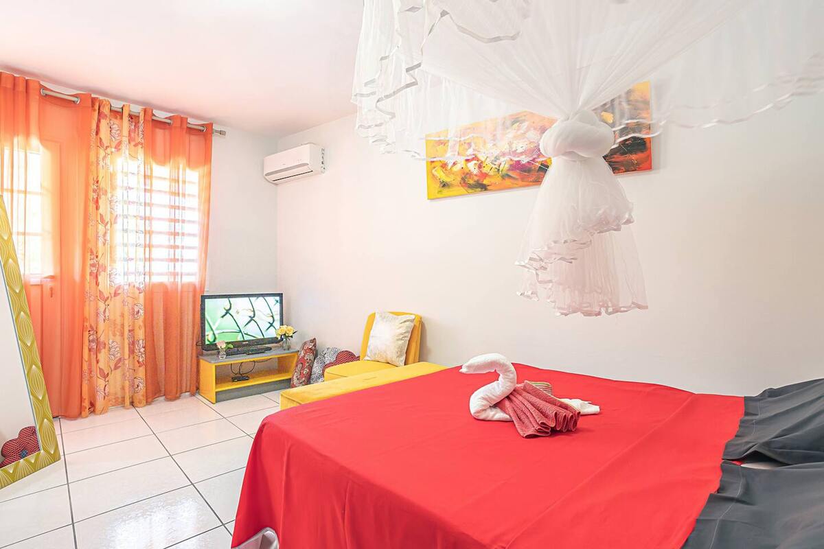 Villa avec piscine privée et vue montagne à Pointe-Noire - Photo 6