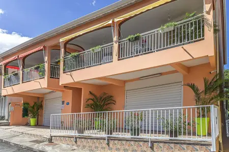 Villa avec piscine privée et vue montagne à Pointe-Noire : photo 8