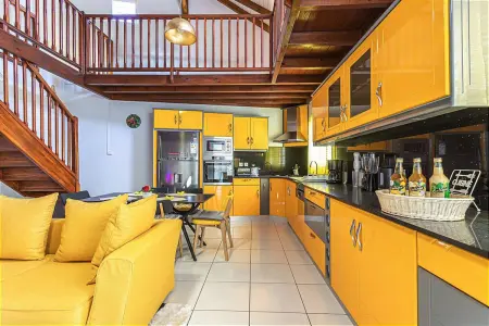 Villa avec piscine privée et vue montagne à Pointe-Noire : photo 10