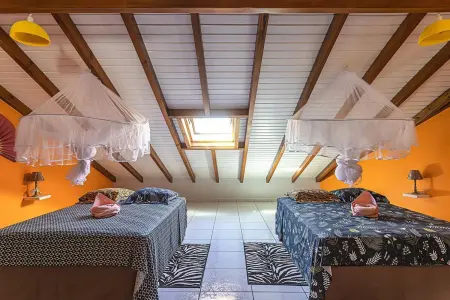 Villa avec piscine privée et vue montagne à Pointe-Noire : photo 15