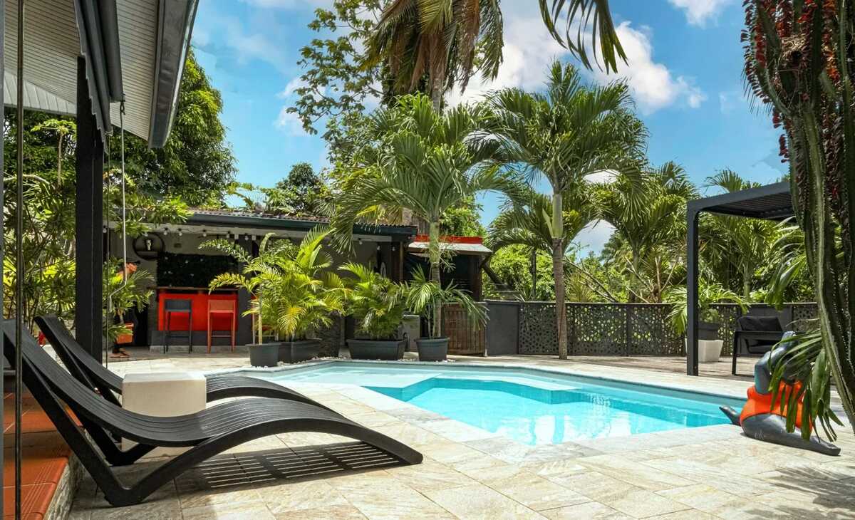 Villa avec piscine privée et jardin clôturé au Lamentin, Martinique - Photo 1
