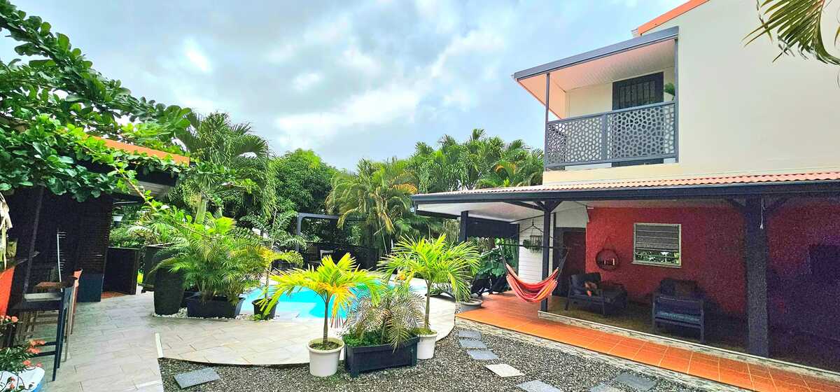 Villa avec piscine privée et jardin clôturé au Lamentin, Martinique - Photo 33