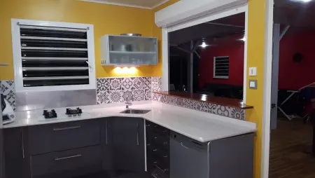 Villa élégante avec jardin au Lamentin et piscine privée. - Photo 5