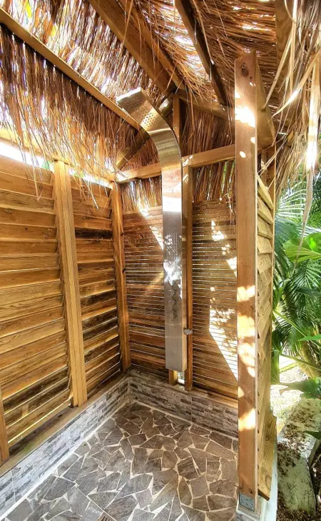 Villa élégante avec jardin au Lamentin et piscine privée. - Photo 25