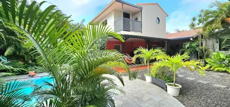 Villa élégante avec jardin au Lamentin et piscine privée. - Photo 28