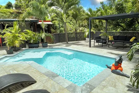 Villa élégante avec jardin au Lamentin et piscine privée. - Photo 40