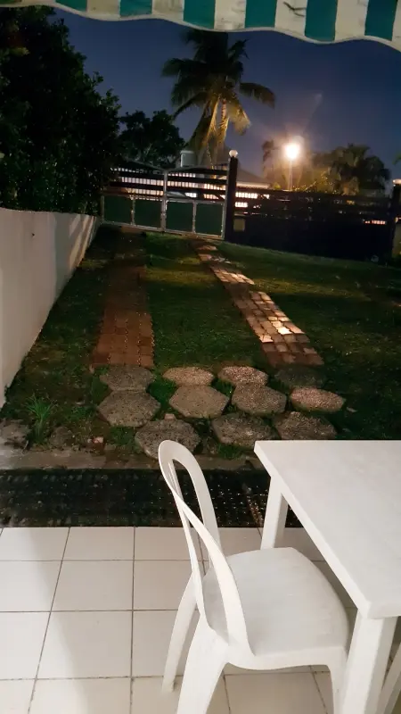 Appartement 30 m² avec terrasse et jardin clos à Baie-Mahault : photo 18