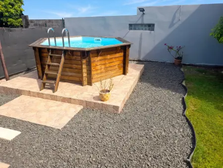 Maison avec piscine privée et jardin clos à Petit Bourg : photo 2