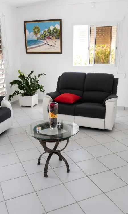 Maison avec piscine privée et jardin clos à Petit Bourg : photo 3