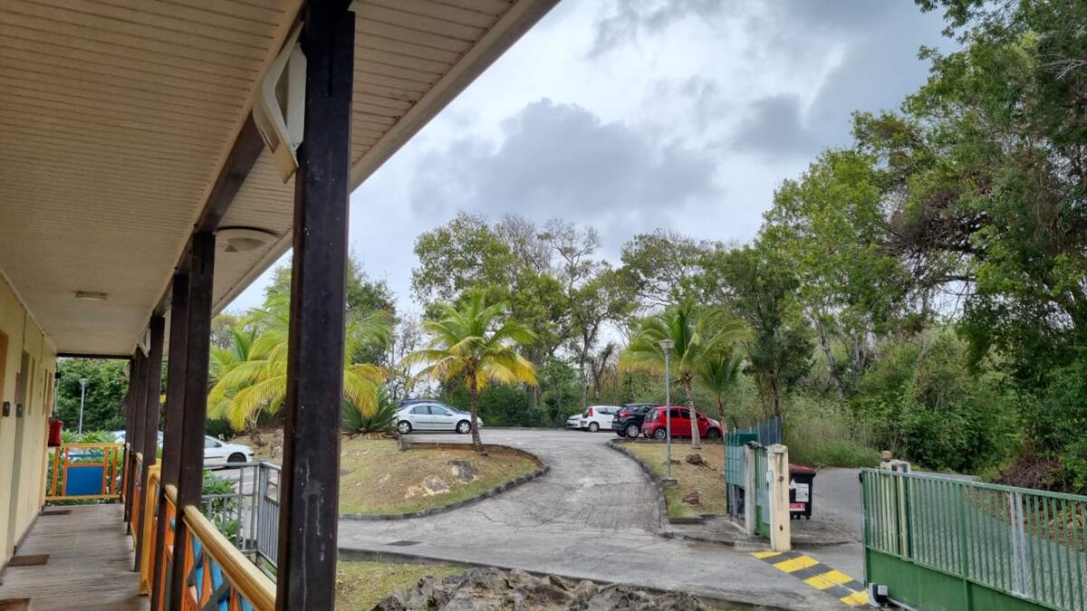 Studio 25 m² avec terrasse et jardin à Sainte-Anne - Photo 21