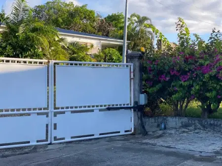 Appartement spacieux à Sainte-Anne avec piscine partagée. - Photo 24