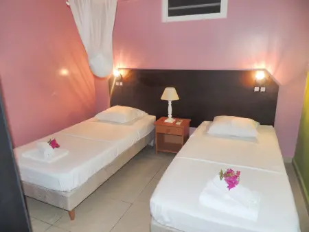 Appartement spacieux à Bouillante avec piscine partagée - Photo 5