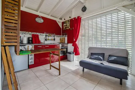 Bungalow charmant à Petit Bourg avec piscine partagée - Photo 2