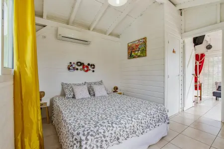 Bungalow charmant à Petit Bourg avec piscine partagée - Photo 3