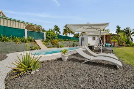 Bungalow charmant à Petit Bourg avec piscine partagée - Photo 11