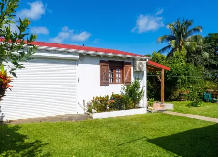 Studio 24 m² avec terrasse et jardin clos à Capesterre Belle Eau : photo 4
