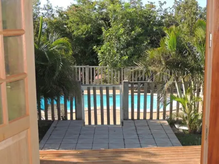 Chalet charmant à Bouillante avec piscine partagée - Photo 3