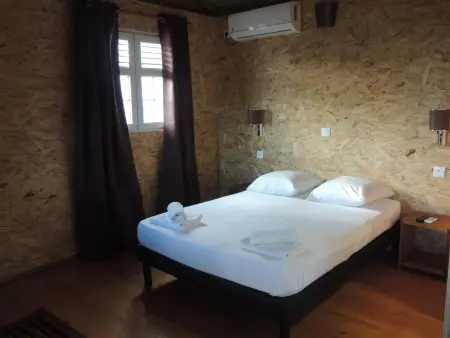 Chalet charmant à Bouillante avec piscine partagée - Photo 4