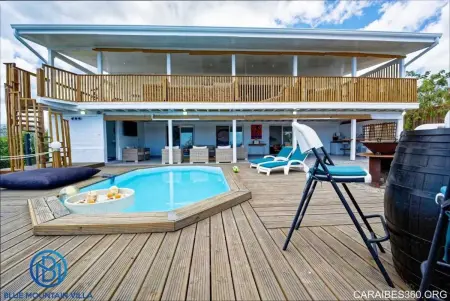 Location villa à Le Carbet, Villa élégante avec vue sur mer et montagne au Carbet