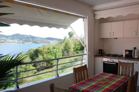 Location appartement à La Trinité, Studio charmant à La Trinité - Vue mer - 40 m²