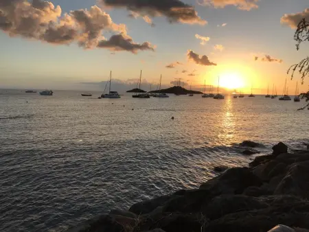 Maison lumineuse à Bouillante avec vue sur la mer - Photo 8