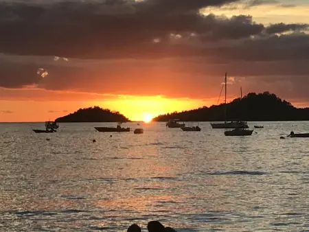 Maison lumineuse à Bouillante avec vue sur la mer - Photo 17