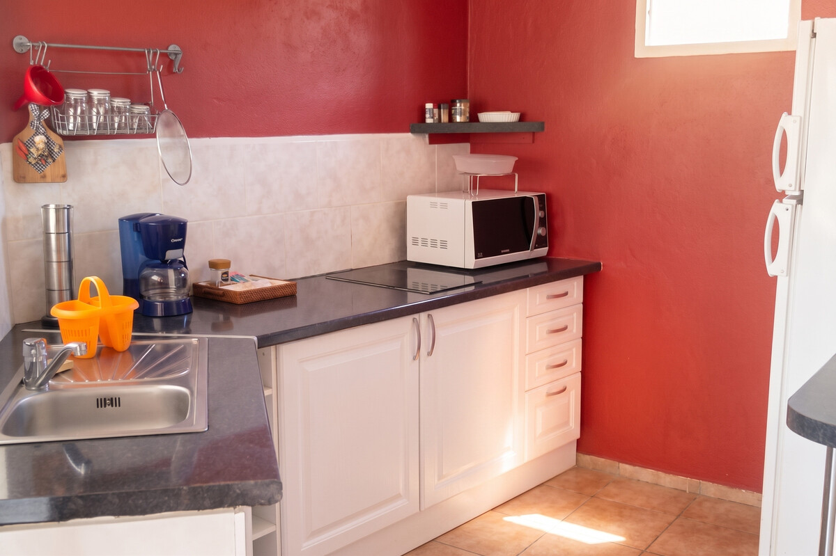 Studio cosy aux Abymes avec piscine partagée et jardin - Photo 8