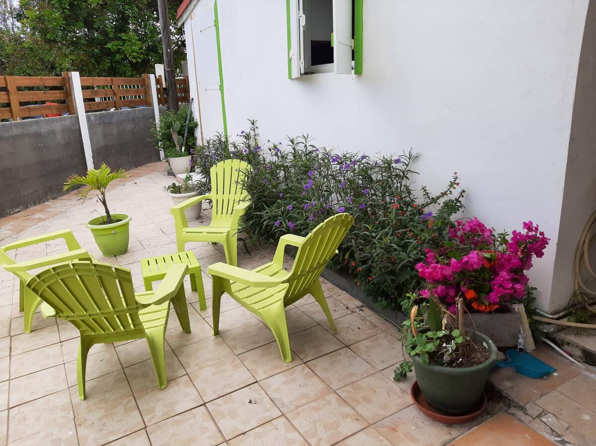 Maison 2 chambres, jardin clôturé à Saint-François - Photo 6