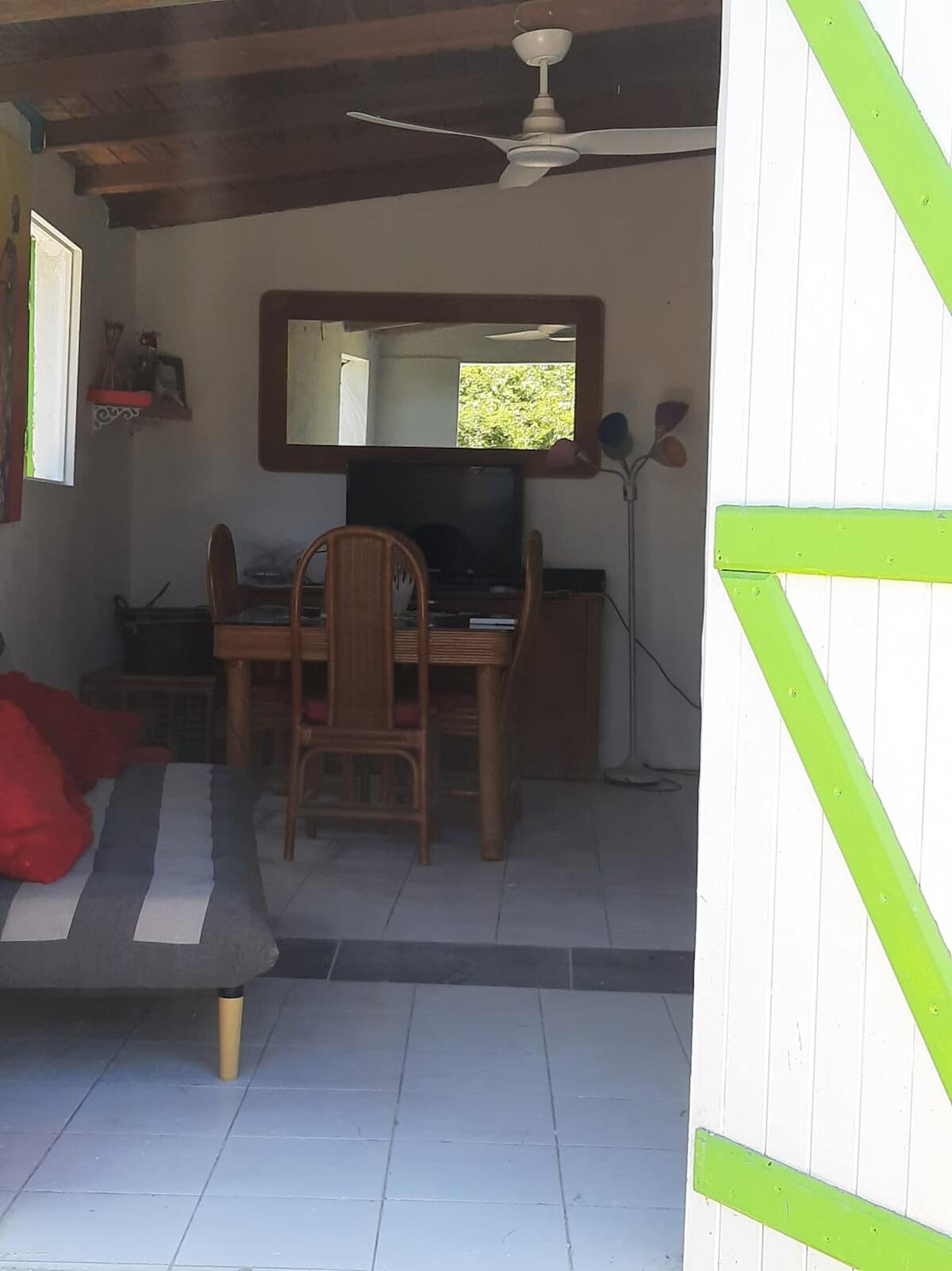 Maison 2 chambres, jardin clôturé à Saint-François - Photo 15
