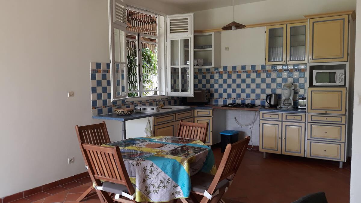Maison 2 chambres avec jardin clôturé à Gros-Morne - Photo 2