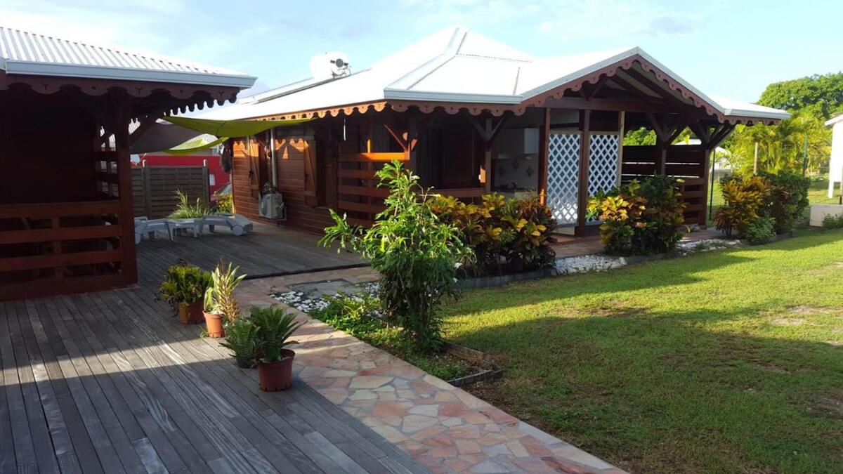 Bungalow 36 m² avec jardin clos et piste de pétanque - Photo 8