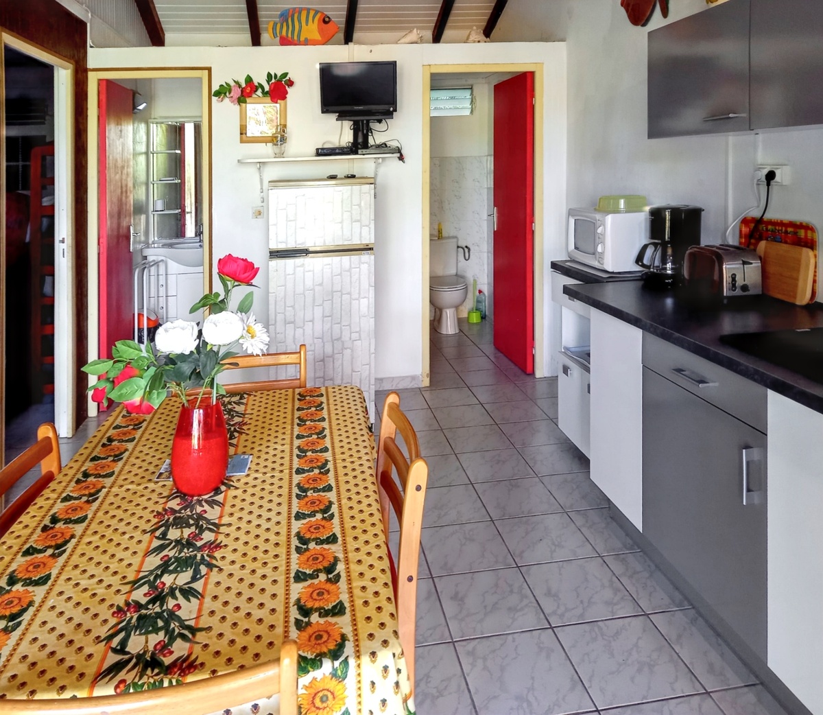 Bungalow 50 m² à Deshaies, vue mer et jardin clos - Photo 1