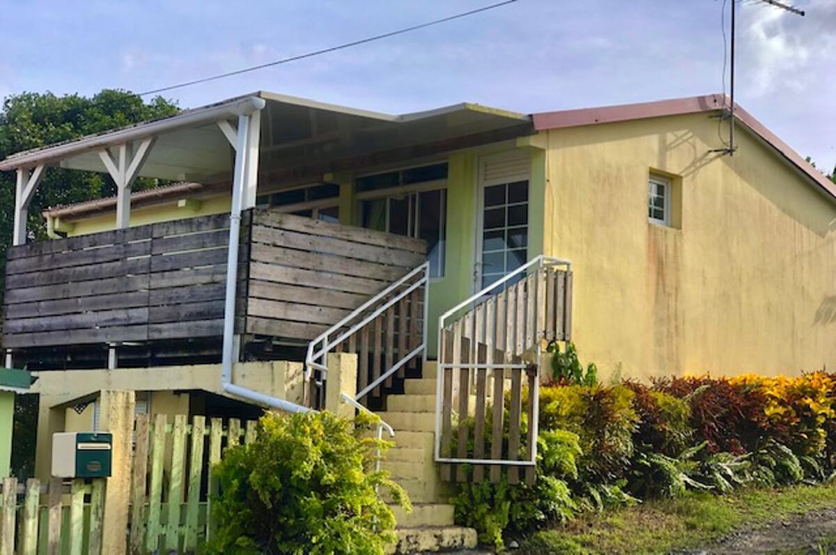 Maison 2 chambres à Rivière-Salée, vue montagne & jardin - Photo 1