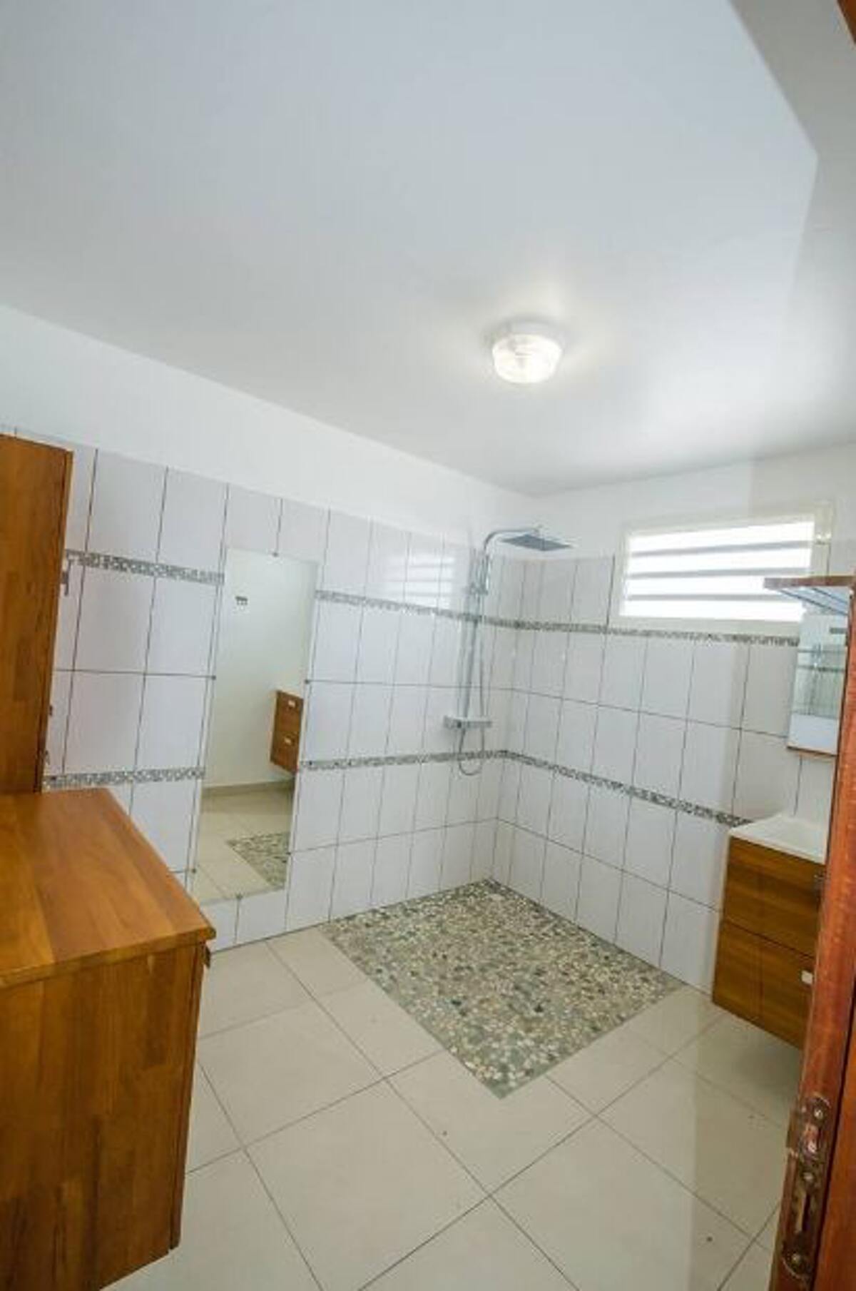 Maison 8 personnes avec piscine et jacuzzi à Anse-Bertrand - Photo 17