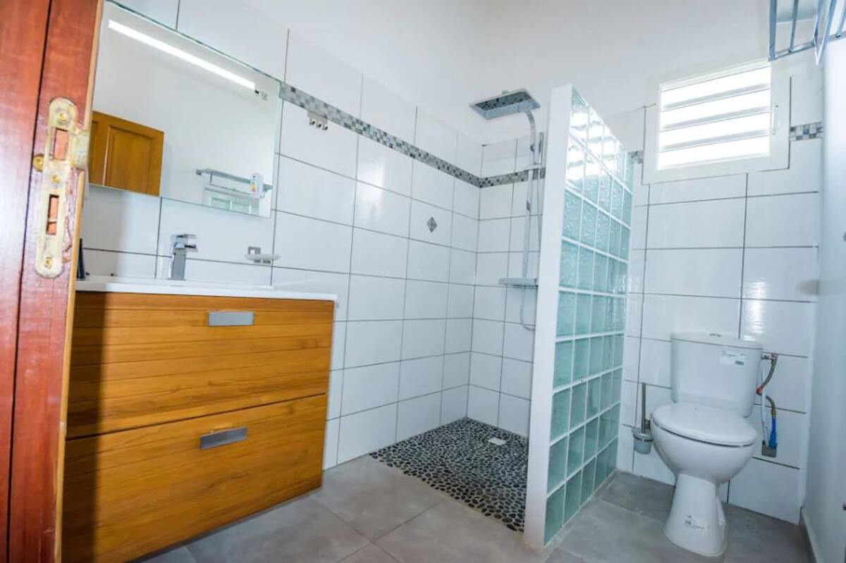 Maison 8 personnes avec piscine et jacuzzi à Anse-Bertrand - Photo 19