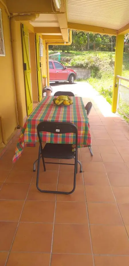 Appartement 2 chambres avec jardin semi-enclos au Robert, Martinique : photo 4
