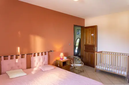 Appartement 3 chambres vue mer et montagne, jardin clos, Petite Île : photo 6