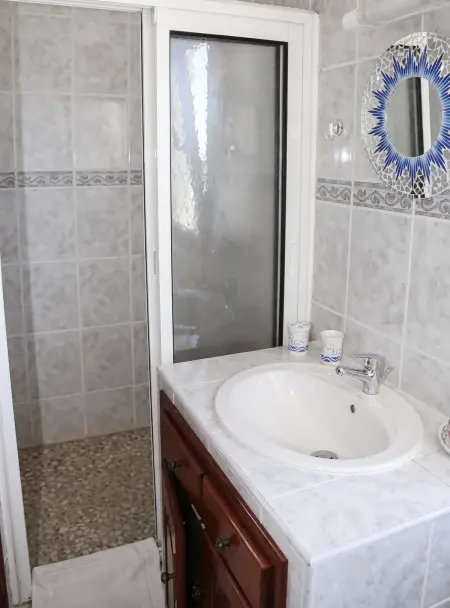 Appartement 3 chambres vue mer et montagne, jardin clos, Petite Île : photo 11