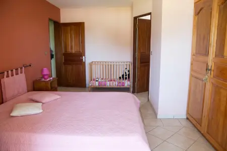 Appartement 3 chambres vue mer et montagne, jardin clos, Petite Île : photo 19
