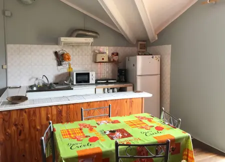 Studio 40 m² avec piscine partagée à Saint-Joseph, La Réunion : photo 3