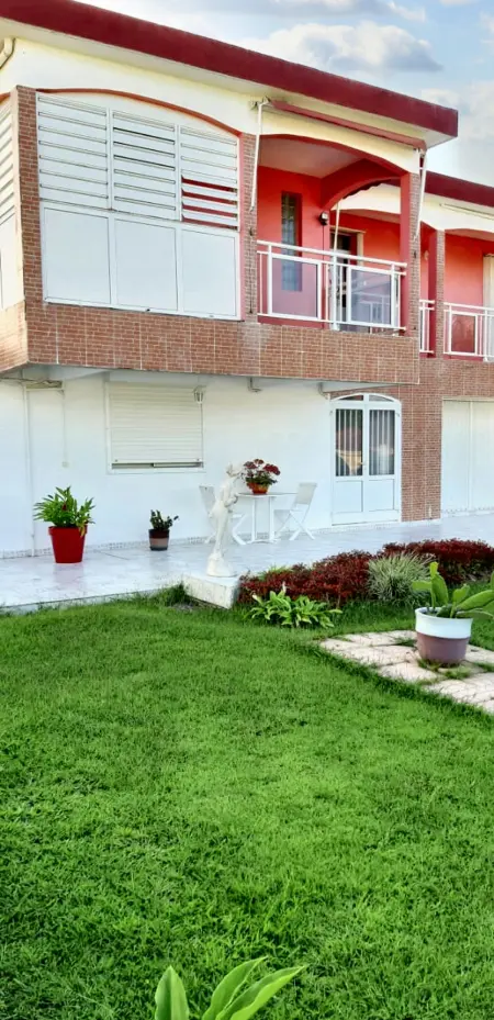 Location appartement de vacances à Les Abymes