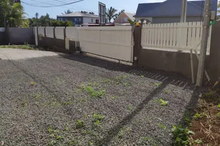 Appartement 44 m² avec jardin clôturé et vue montagne à Saint-Pierre : photo 5