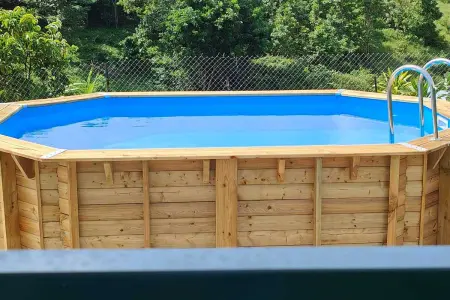 Location appartement à Sainte Anne, Appartement Moderne à Sainte-Anne avec Piscine Partagée / 80 m²