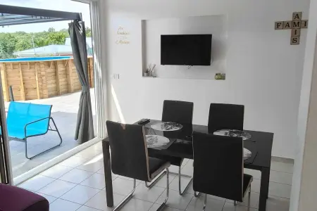 Appartement Moderne à Sainte-Anne avec Piscine Partagée / 80 m² - Photo 2