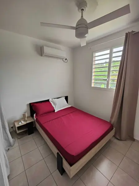 Appartement Moderne à Sainte-Anne avec Piscine Partagée / 80 m² - Photo 4