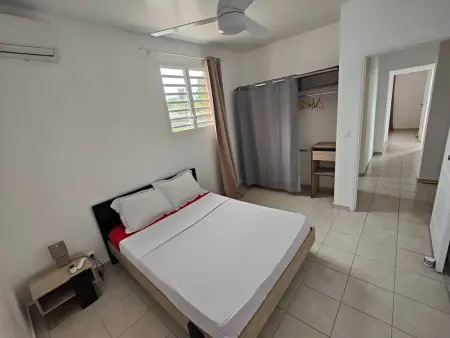 Appartement Moderne à Sainte-Anne avec Piscine Partagée / 80 m² - Photo 7