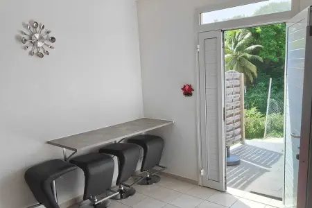 Appartement Moderne à Sainte-Anne avec Piscine Partagée / 80 m² - Photo 9