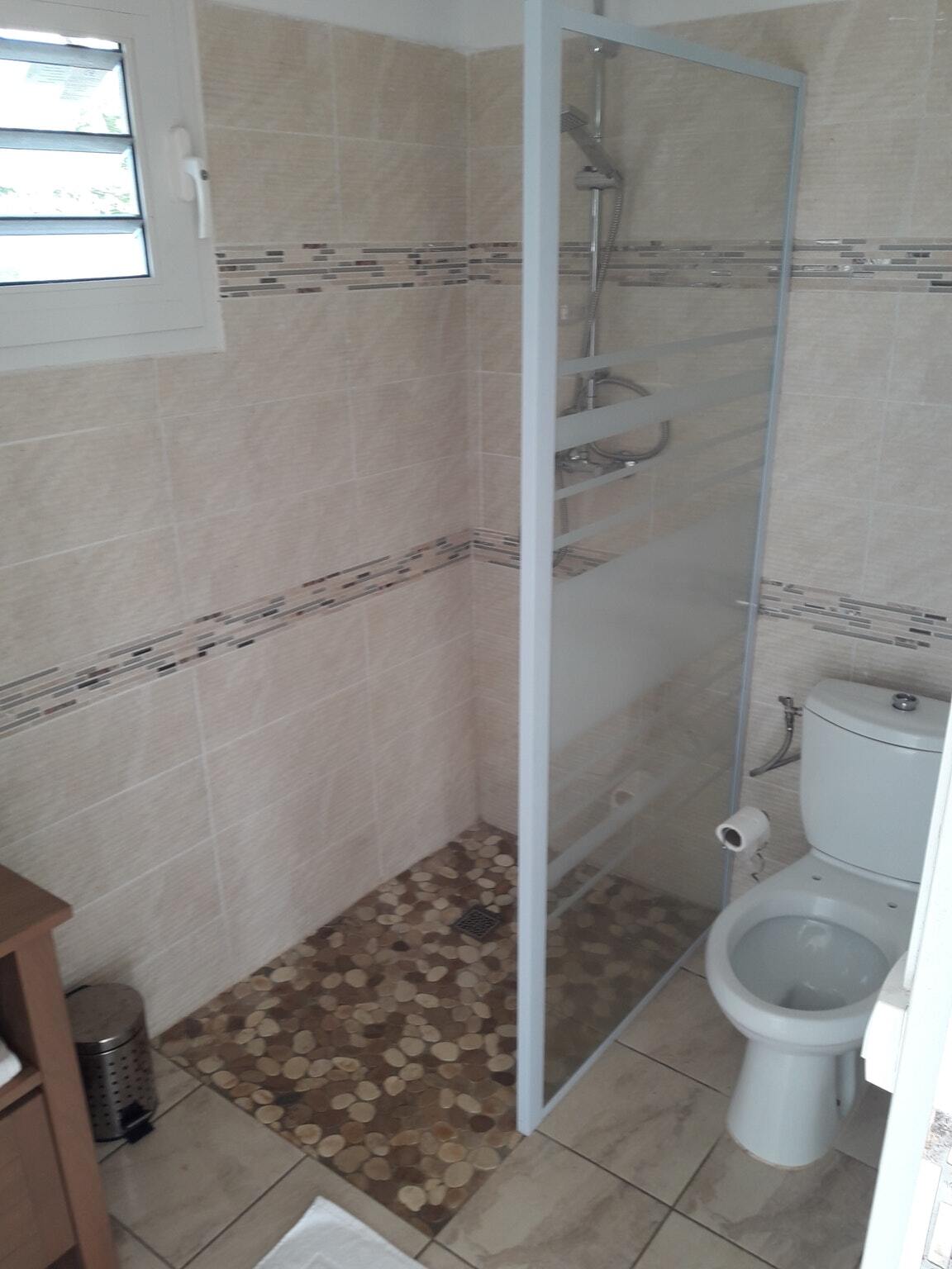 Bungalow piscine privée à Sainte-Rose - Photo 12