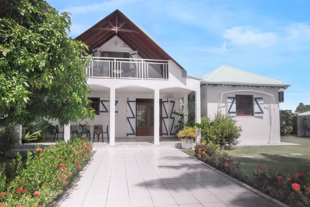 Villa avec piscine d'eau salée et vue mer à Saint-François - Photo 11