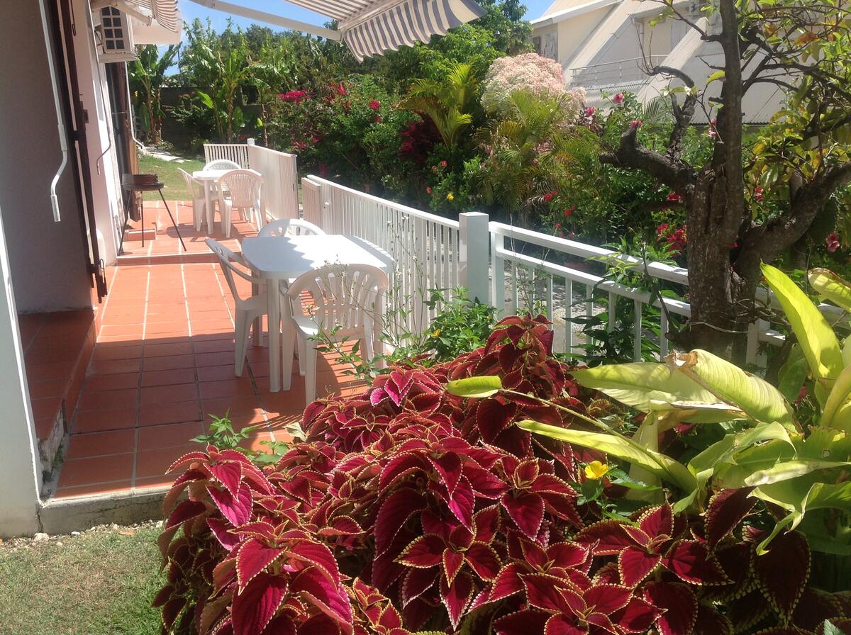 Appartement 36 m² vue mer, jardin et terrasse à Saint-François - Photo 2